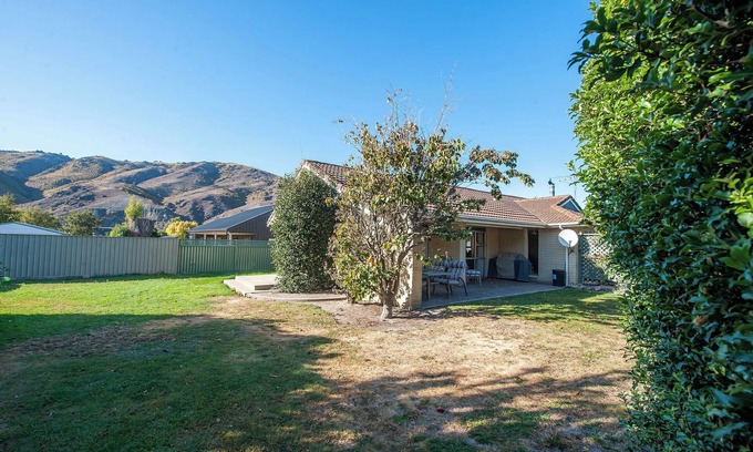 Lowburn House | Entire Holiday Home! Great large private space