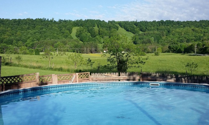 Cazenovia House | ENTIRE HOUSE: RidgeView at the top of Chittenango Falls! 3 bedrooms, sleeps 6