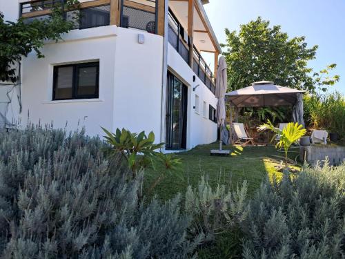 Les Avirons House | Entre mer et forêt