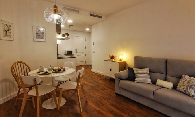 Zaragoza Old Town Apartment | ENTRESUELO A - E A - Apartamentos Almada - Plaza del Pilar