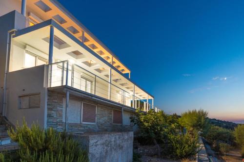 Marathon House | Epipleon suites