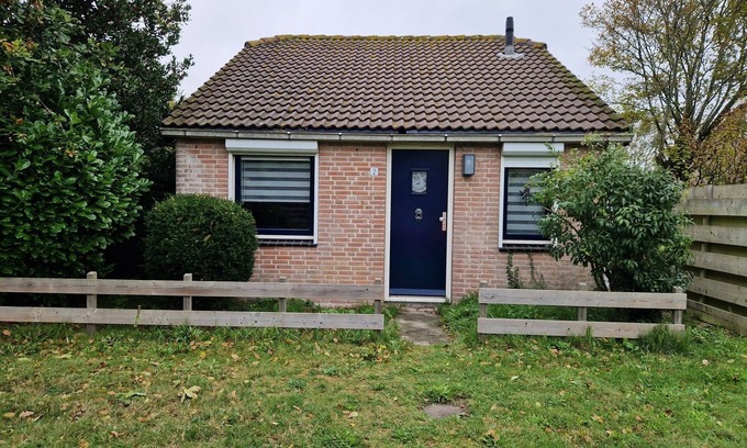 Egmond aan den Hoef House | erholsames Ferienhaus "Sunny's Place" mit Sonnenterrasse und kleinem Garten