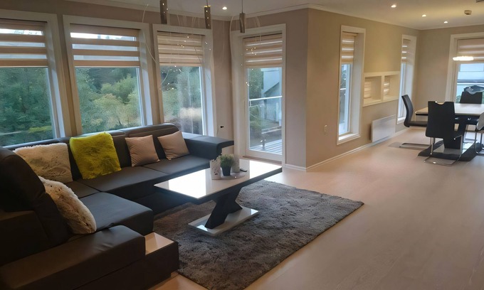 Florø Apartment | Erika's Apartment: Central Kalvåg Stay with Mountain Views and Nearby Sea