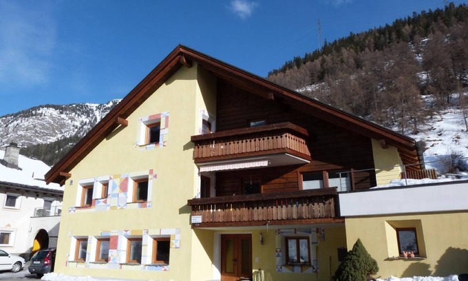 Zernez Apartment | Ers Curtins