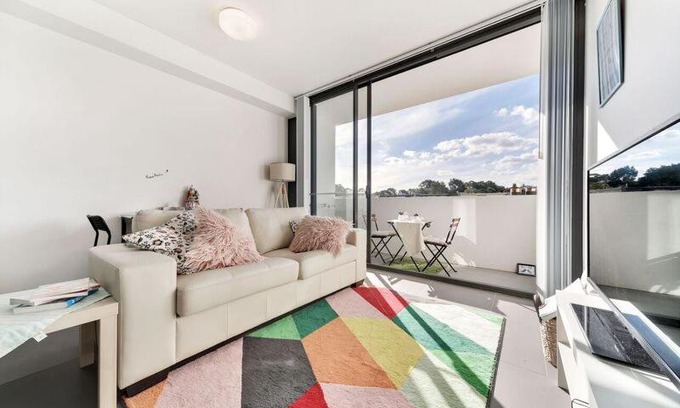 Erskineville Apartment | Erskineville Modern 1 Bedroom Apartment close to Sydney CBD