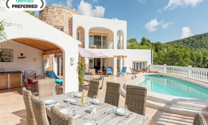 Santa Eulalia del Rio Villa | Villa in Cala Llonga near Beach & Ferry Port