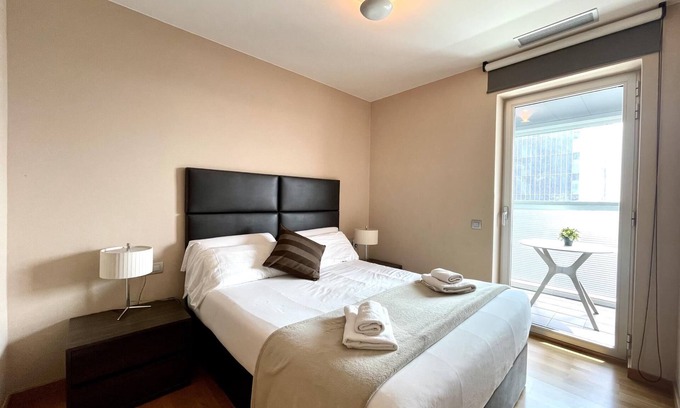 El Port Apartment | Apartment in front of Fira Gran Via