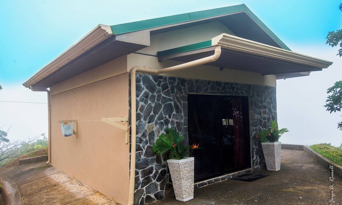 Playa Hermosa House | Escapada de Lujo en la Montaña; jacuzzi, vistas y air acondiciando