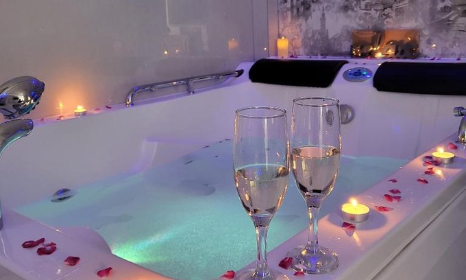 Chisinau Apartment | Escapada romantica cu jacuzzi in Chisinau