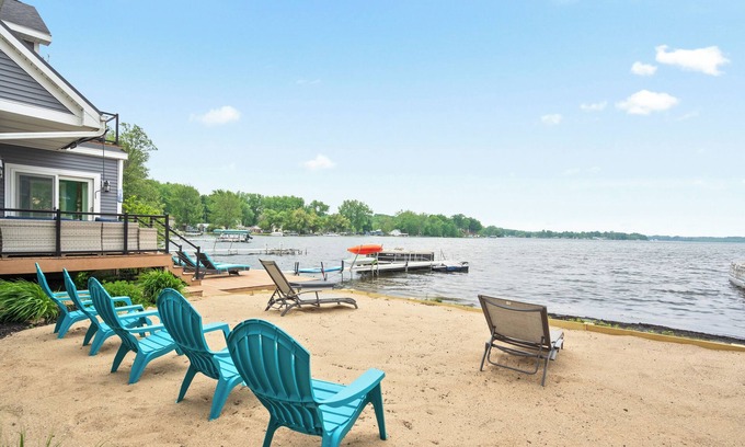 Lake Odessa House | Escape Busy Life to Lakeshore Luxury ! FREE tritoon rental with 7+ Day booking