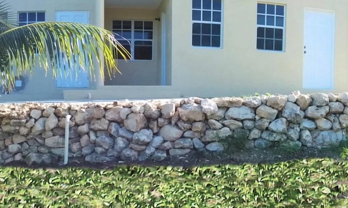 Cedar Grove Cottage | Escape the cold during the holidays & stay at Conrads! A Tropical Getaway!