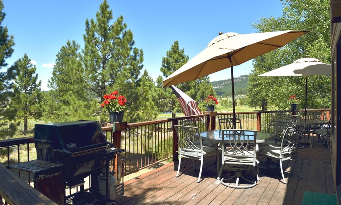Truckee Cabin | Escape the hustle & bustle of the city with your loved ones this weekend!
