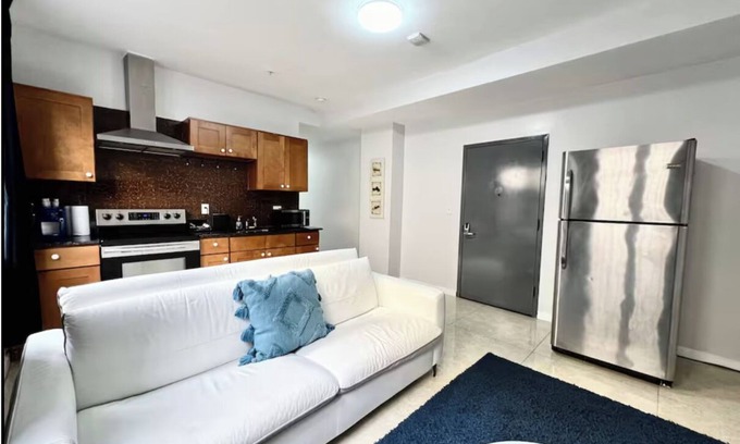 Chinatown Apartment | Escape to 2bd Apt with great Location!