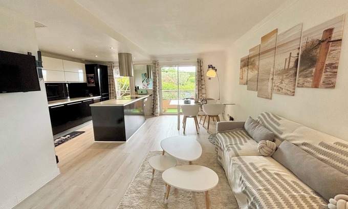 Le Cannet Apartment | escape to Le Cannet 3 room sea view