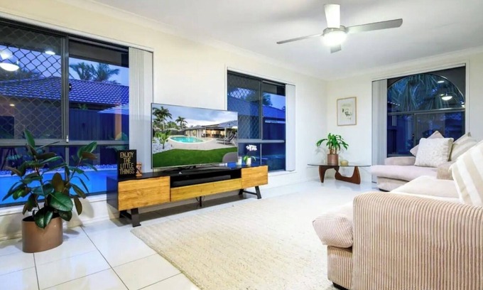 Gold Coast House | Escape to Luxury In Our Oasis