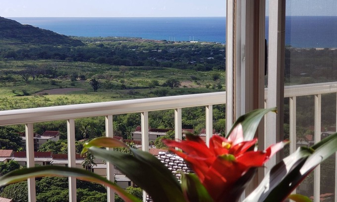 Makaha Condo | Escape to the beauty of the Makaha Valley!