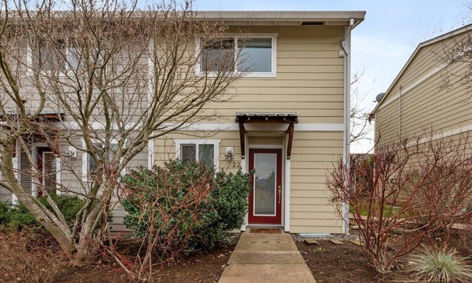 Hood River Condo | Escape to the scenic heights of Hood River