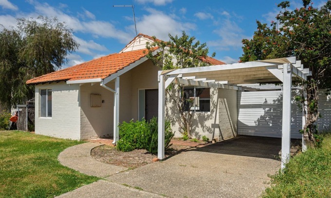 South Yunderup House | Escape to Tranquility at Fountain View Villa - South Yunderup