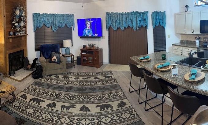 Hidden Valley Condo | Escape to Tranquility at Mountain Top Condo!