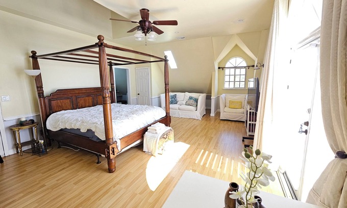 Lucaya Apartment | Escape to your perfect home away from home, nestled just across from the beach.