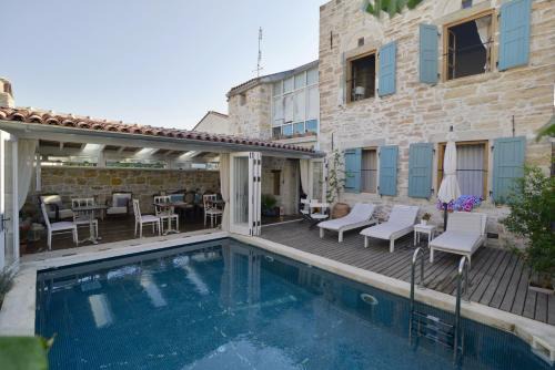 Cesme Hotel | Eski Tas Hotel
