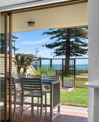 Glenelg Apartment | Esplanade Retreat on Melrose