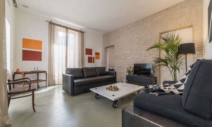 Rome City Centre Apartment | Esquilino Industrial Loft