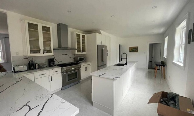 Glen Cove House | Estate Getaway - 28 Northfield Rd