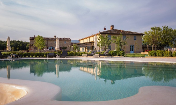 Scarperia e San Piero House | Estate with pool and vineyard in the Tuscan countryside, Mugello, near Florence
