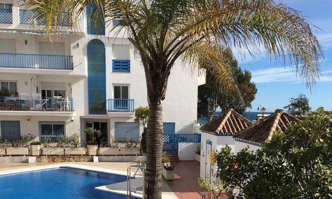 Estepona Apartment | Estepona Marina Front Line-Lovely 3 Bed, 2 Bath, AC, FastInternet, UKTV, Parking