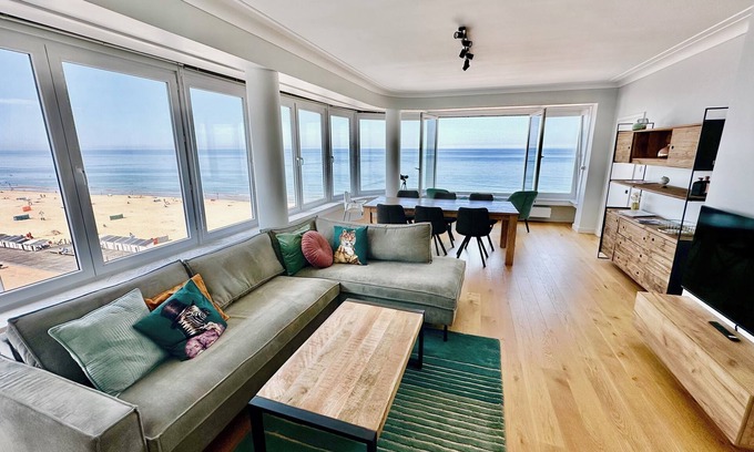 Ostend City Centre Apartment | Esterel 6: Spacious luxury apartment, spectacular sea view, private parking