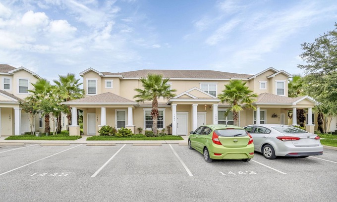 Clear Creek House | EV 1445 – 3 Bed, 3 Bath with Private Pool and Access to Amazing Resort Amenities