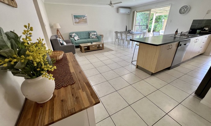 Sandstone Point House | Events @Sandstone Point! Sleeps 10! Bribie Beaches
