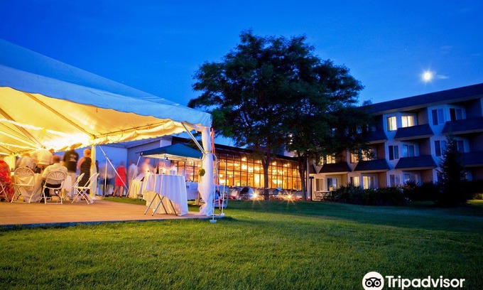 Cadillac Hotel | Evergreen Resort