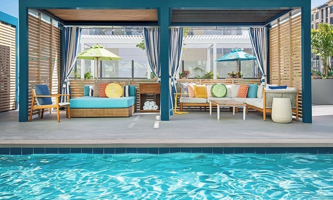 East Village Hotel | Everything You Need For The Perfect Vacation! Rooftop Pool, Pets Allowed