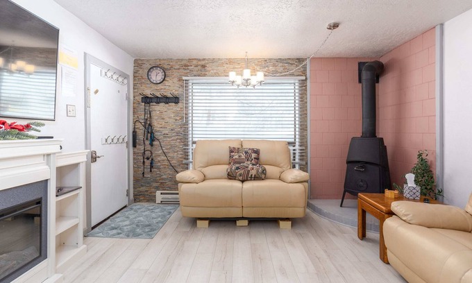 Brian Head Apartment | EW 105-Cozy Adorable Condo That Is A Ski In/Out