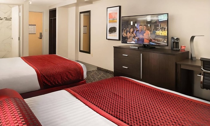 Gateway District Hotel | Excellent Choice! With Pool, Onsite Parking, Short Drive to Mob Museum