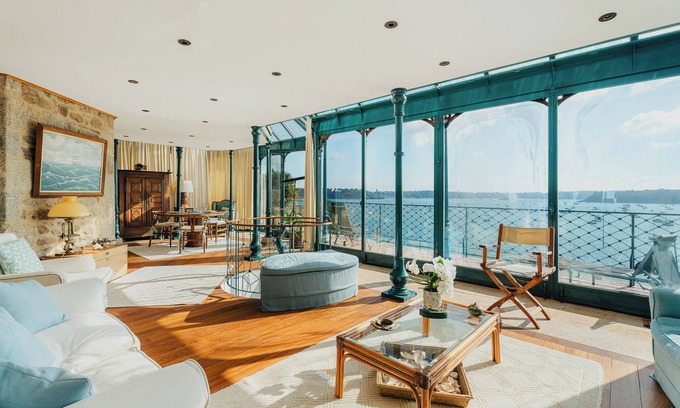 Dinard Apartment | Exceptional apartment with sea view, reminiscent of a luxury yacht.