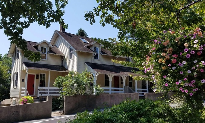 Montchanin Hotel | Exceptional Spacious Room w/Gas Fireplace, Sitting Room, Marble Bathroom, Spa