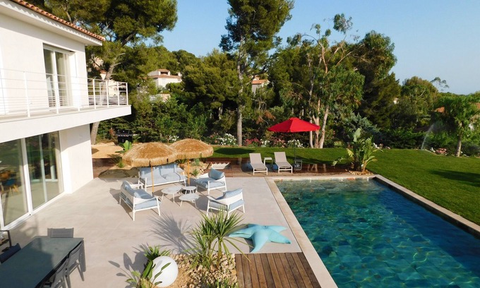 Saint-Cyr-sur-Mer Villa | Exceptional villa, Domaine de Port D'Alon, superb sea view and private pool.