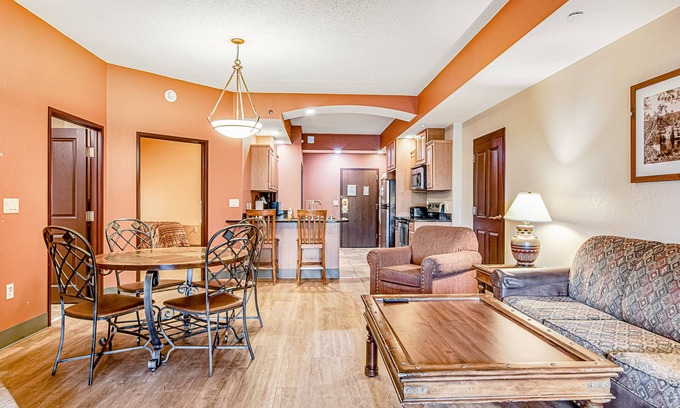 Wisconsin Dells Condo | Exciting condo with water park, fireplace, hot tub, & central AC