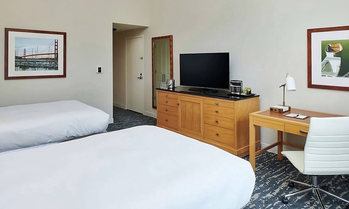 Berkeley Hotel | Exciting Experience in Berkeley Marina! 2 Classy Units, Pets Allowed, Balcony!