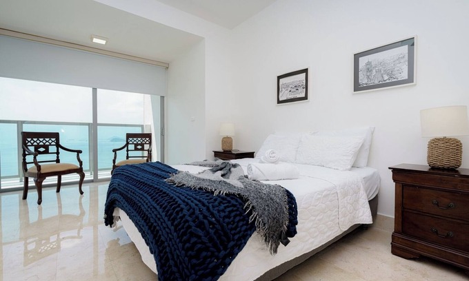 Marbella Apartment | Exclusive and luxury 1BR with balcony in Yoo Panama