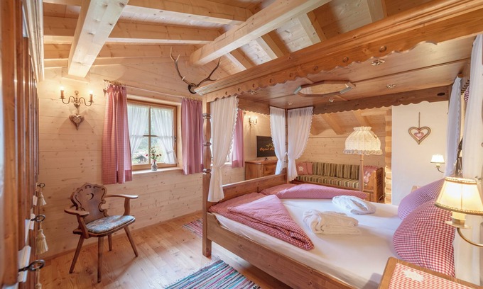 Sautens Ski Chalet | Exclusive chalet in Ötztal with Swiss stone pine infrared sauna - pure relaxation in Tyrol!