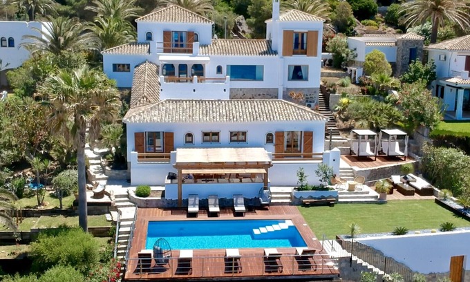 Atlanterra Ski Chalet | Exclusive villa on the beach front. FREE WIFI