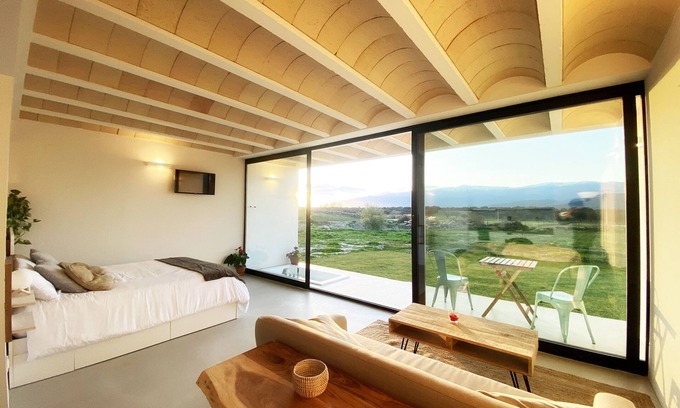 Arenas de San Pedro Villa | Exclusive villas with outdoor jacuzzi, private pool and mountain views