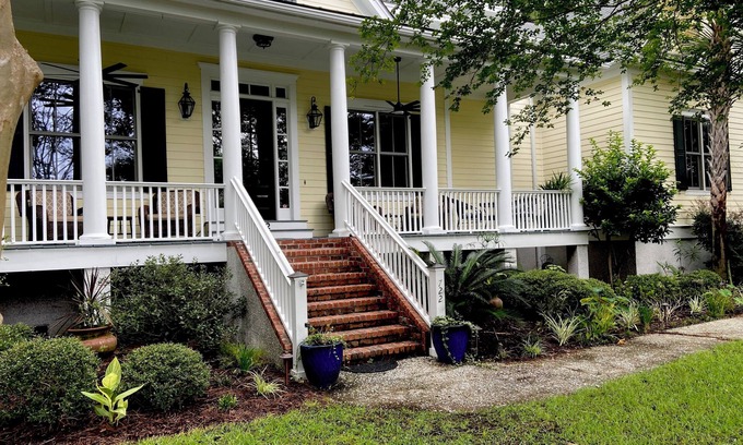 Charleston House | Executive 4 Bedroom 3.5 Bath House in charming Charleston