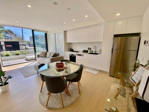 Engadine Apartment | Executive One Bedroom apartment and Courtyard Retreat