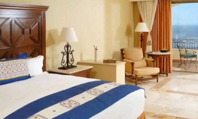 Paraiso Escondido Resort | Executive Suite - Ocean views!
