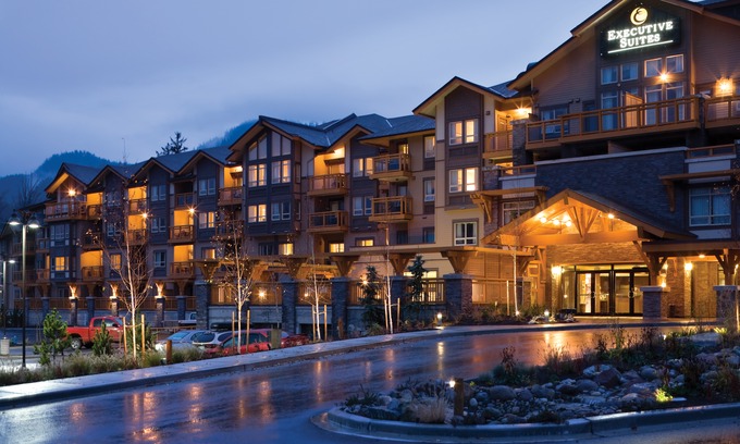 Garibaldi Highlands Hotel | Executive Suites Hotel and Resort, Squamish